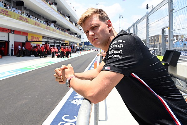 Mick Schumacher, ilk kez W14’ün direksiyonuna geçti!