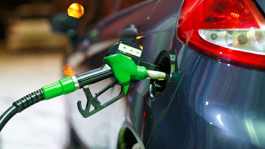 2023 yılının ilk yarısında dünyada ortalama maaş ile kaç litre benzin alınabiliyor?