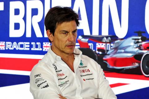 Toto Wolff pictured with Nyck De Vries just hours after Red Bull sacking
