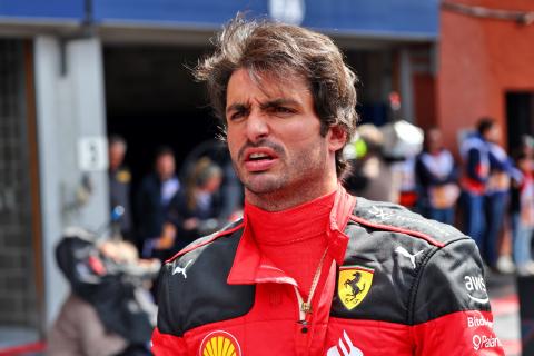 What Sainz wants from his next F1 deal – and the deadline he has set Ferrari