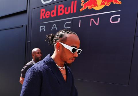 ‘That’s how Red Bull do it’ – Hamilton blasts unfair De Vries sacking