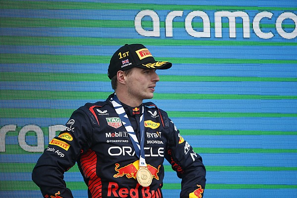 Eski bir sürücü, Verstappen’in online yarıştan diskalifiyesini ve tavırlarını eleştirdi