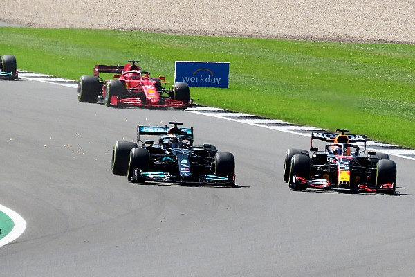 Hamilton, 2021 Britanya GP’deki Verstappen ile teması hakkında konuştu