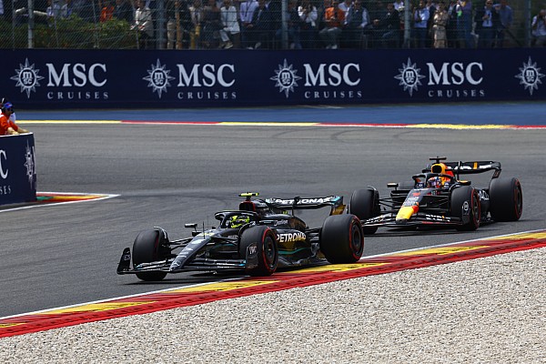 Hamilton: “Mercedes yine dalgalanmaya başladı”