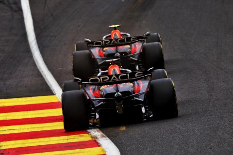 Brundle on Verstappen breezing past Perez: “As if he was in a different car”