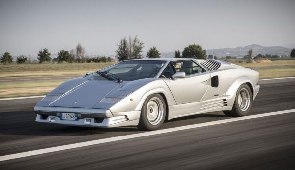 Lamborghini – Countach – LP5000 QV (455 bg) – Teknik Özellikler