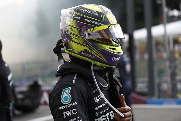Hamilton: “Mercedes’in bana ‘daha hızlı bir araç’ vereceği zamanı bekliyorum”
