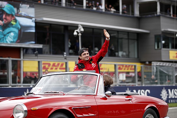 Leclerc: “Hedefim ve hayalim Ferrari ile şampiyonluk”