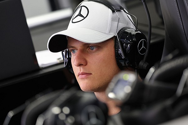 Schumacher 2024 için “zamanının daraldığını” kabul ediyor