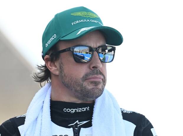 Fernando Alonso meckert am Funk: “Den Löwen vorgeworfen!”