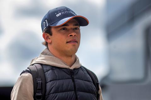 Axed AlphaTauri F1 driver De Vries returns to Formula E