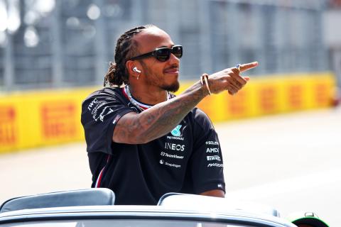 Hamilton’s new F1 deal brings “stability” and “calmness”, less “stress” on Wolff Hamilton’s new F1 deal brings “stability” and “calmness”, less “stress” on Wolff