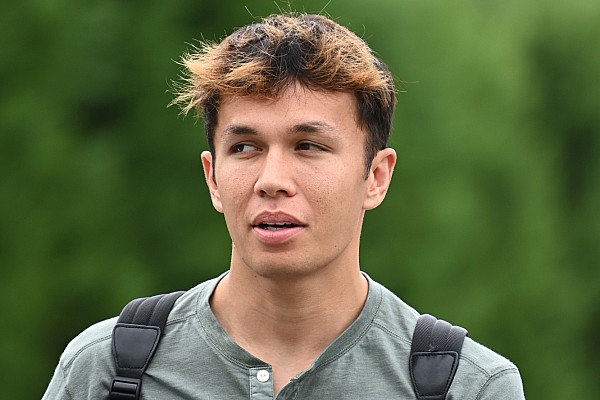 Albon: “Singapur’da yaşananları geride bıraktım, odağım Suzuka”