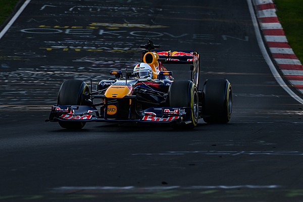 Vettel, Nürburgring’de RB7 ile piste çıktı