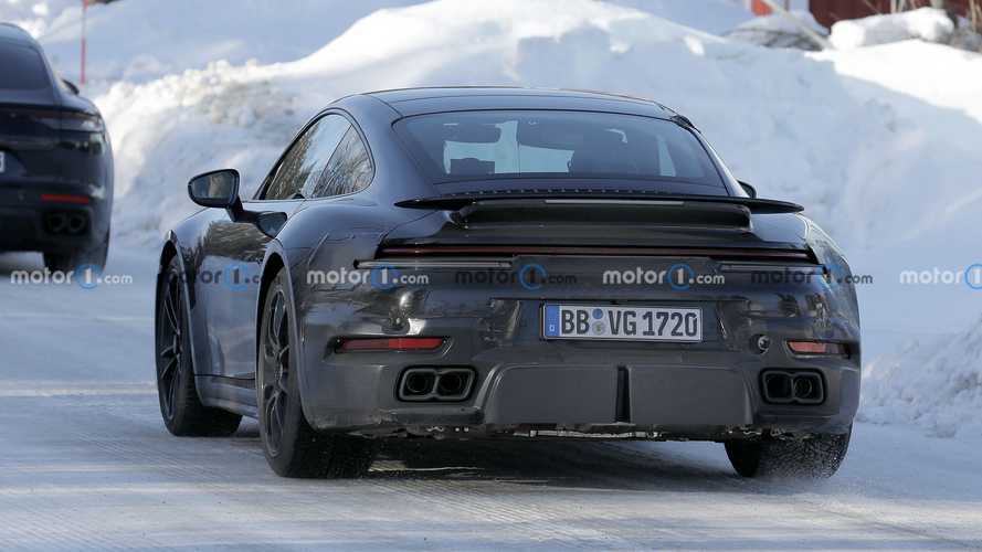 Porsche, hibrit 911 için tarih verdi ve “ağır” olmayacağını açıkladı