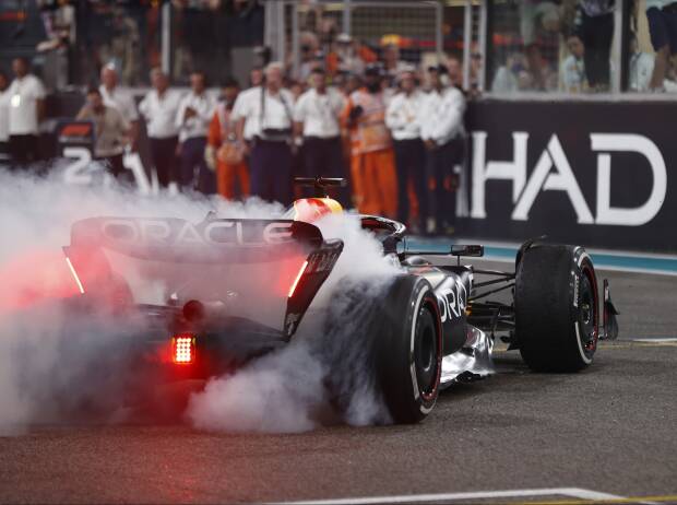 Rennen Abu Dhabi: Verstappen gewinnt, Mercedes erobert WM-Millionen!