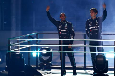 Hamilton tells Las Vegas critics to stop complaining as he counters Verstappen