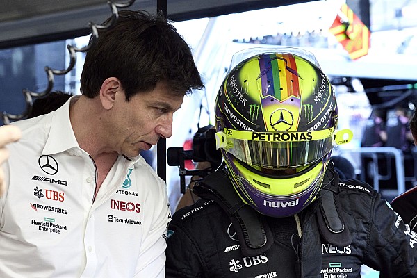 Hamilton: “Wolff ve Mercedes 2024’te başarılı olmak için büyük baskı altında”