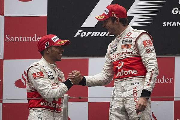 Button: “Hamilton, takım arkadaşı olduğumuz günden bu yana uzun bir yol kat etti”