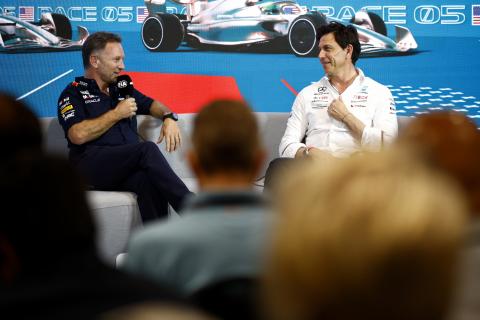 Secret friends? Horner explains viral photo with F1 rival Wolff