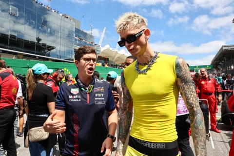 Controversial Machine Gun Kelly set for unexpected return to motorsport