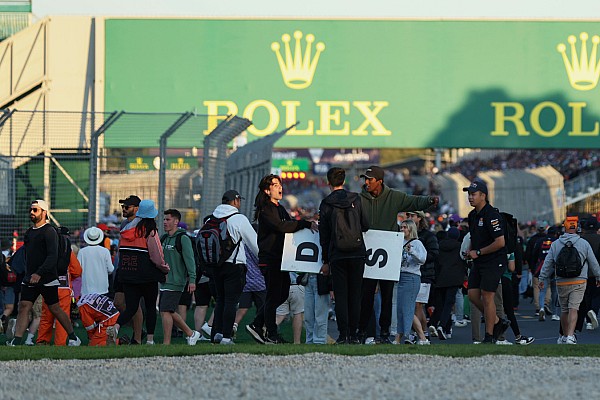 Avustralya Yarış yönetimi, taraftarların yarış sonrası piste girişini yasakladı