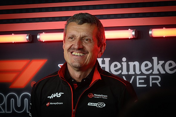 Steiner 2. Formula 1 kitabı üzerinde çalışıyor