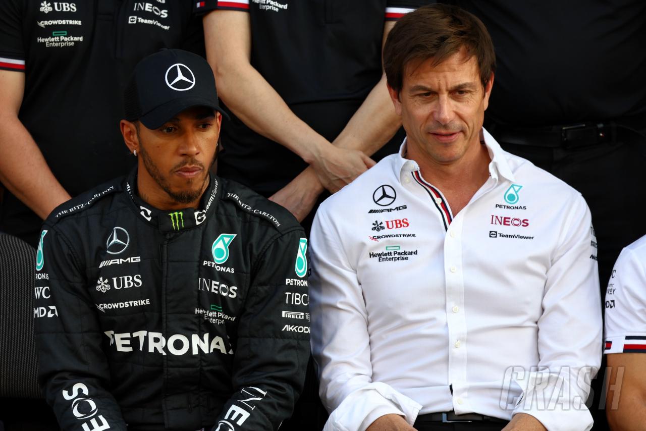 Mercedes plan internal meeting today to tell staff about Lewis Hamilton exit