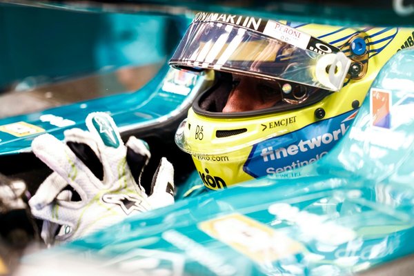 Alonso’dan Mercedes iddiasına yanıt: “Formula 1’de devam edersem ilk Aston Martin’le görüşürüm”