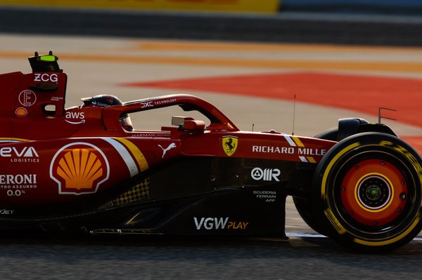 Ferrari aldatıcı değil ikna edici: Yarış performansı şimdiden iyi!