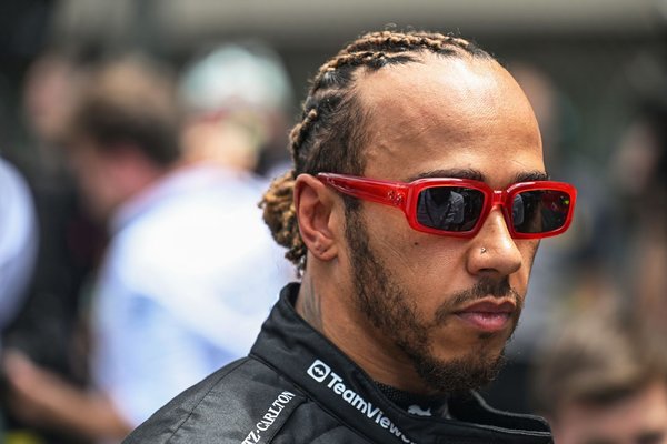 Hamilton sessizliğini bozdu: “Ferrari’ye geçerek ‘çocukluk hayalimi’ gerçekleştireceğim”