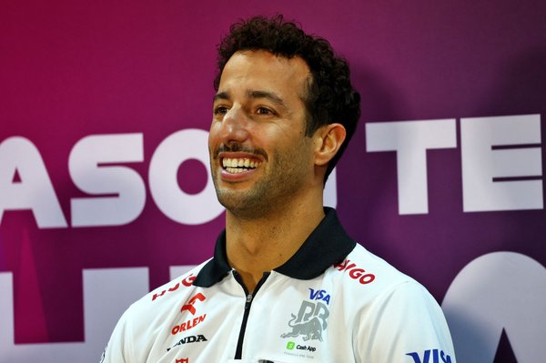 Ricciardo: “Red Bull ve Ferrari önümüzdeki hafta podyumun favorileri”