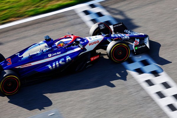 Ricciardo: “Yıl hedefimiz orta grubun en önünde yer alabilmek”
