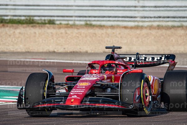 Sainz: “Ferrari ile şampiyon olmak için bir şansım daha var”