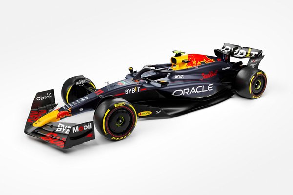 Son şampiyon Red Bull, 2024 Formula 1 aracı RB20’yi tanıttı!