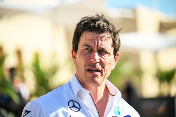 Wolff: “Aracın ön kanat tasarımı konusunda FIA ile kış boyunca görüştük”