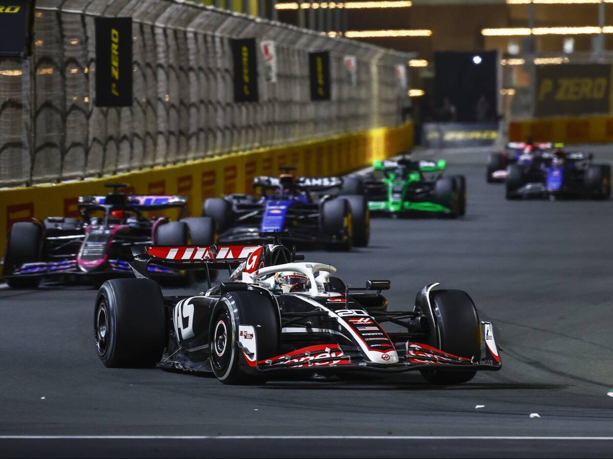 “Breiter als ‘ne Straße”: Magnussen blockt Hülkenberg in die Punkte!