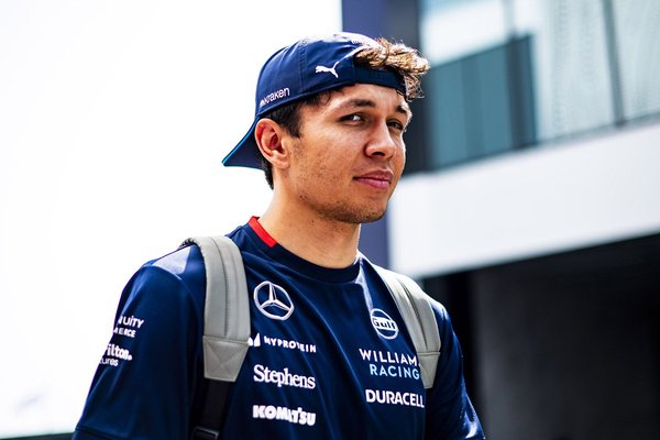 Albon: “Haas’ın Suudi Arabistan stratejisini diğer takımlar da uygulayacaktır” Albon: “Haas’ın Suudi Arabistan stratejisini diğer takımlar da uygulayacaktır”