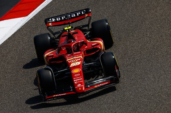 Bahreyn Yarış 3. antrenman: Sainz lider, Alonso ikinci!