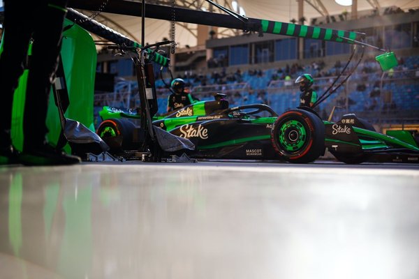 Bottas, Bahreyn GP’de neden 52 saniyelik bir pit stop yaptı?