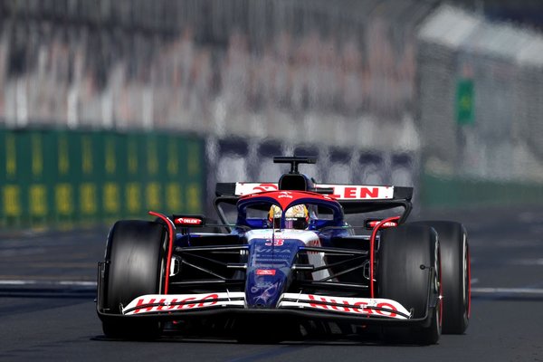 Croft: “Ricciardo griddeki yerini hak etse de daha fazlasını göstermeli”