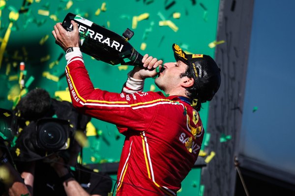 Ferrari, Sainz’ın “adanmışlığına” hayran kaldı