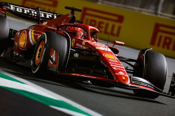 Ferrari, yere basma gücü eksikliği nedeniyle lastikleri ısıtamıyor mu?