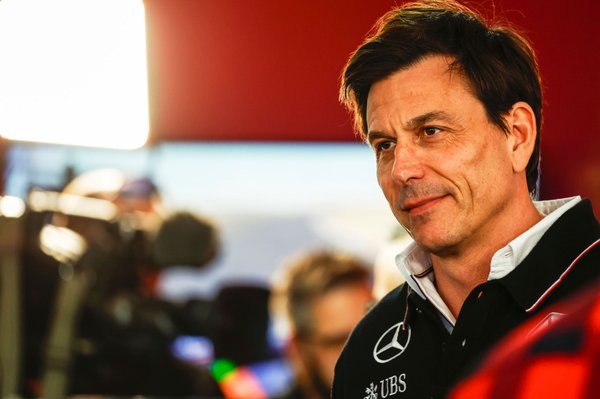 Mercedes: “Red Bull, 2024’teki bütün yarışları kazanabilir”