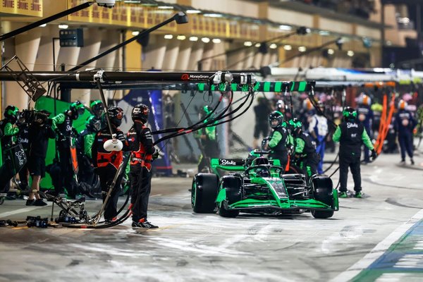 Sauber yaşadığı pit stop sorunlarını çözmeye çalışıyor