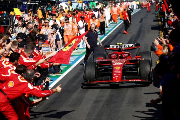 Vasseur: “Ferrari problemsiz geçirdiği Avustralya Yarış performansını devam ettirmeli”