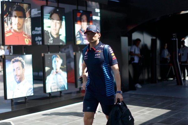 Wolff: “Max neden Red Bull’dan ayrılsın?” Wolff: “Max neden Red Bull’dan ayrılsın?”