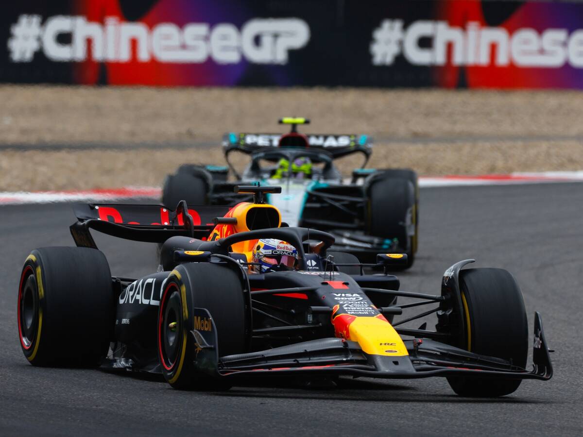 Hamiltons Gegenwehr zu wenig: Verstappen gewinnt Sprint in Schanghai!