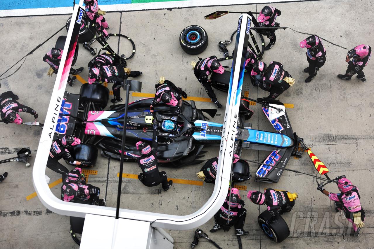 ‘Quite scary’ – Pierre Gasly explains botched pit stop as Alpine mechanic hit