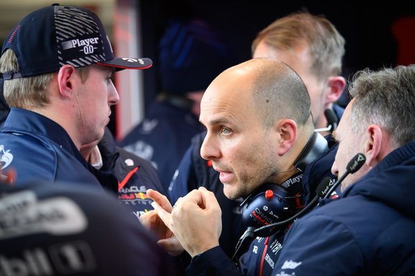 Çin GP’de eğlenmeyi unutmayan Verstappen: “GP, ekranına bak!”